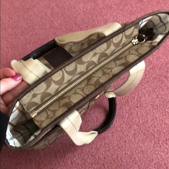 Coach purse - Picture 3 of 4